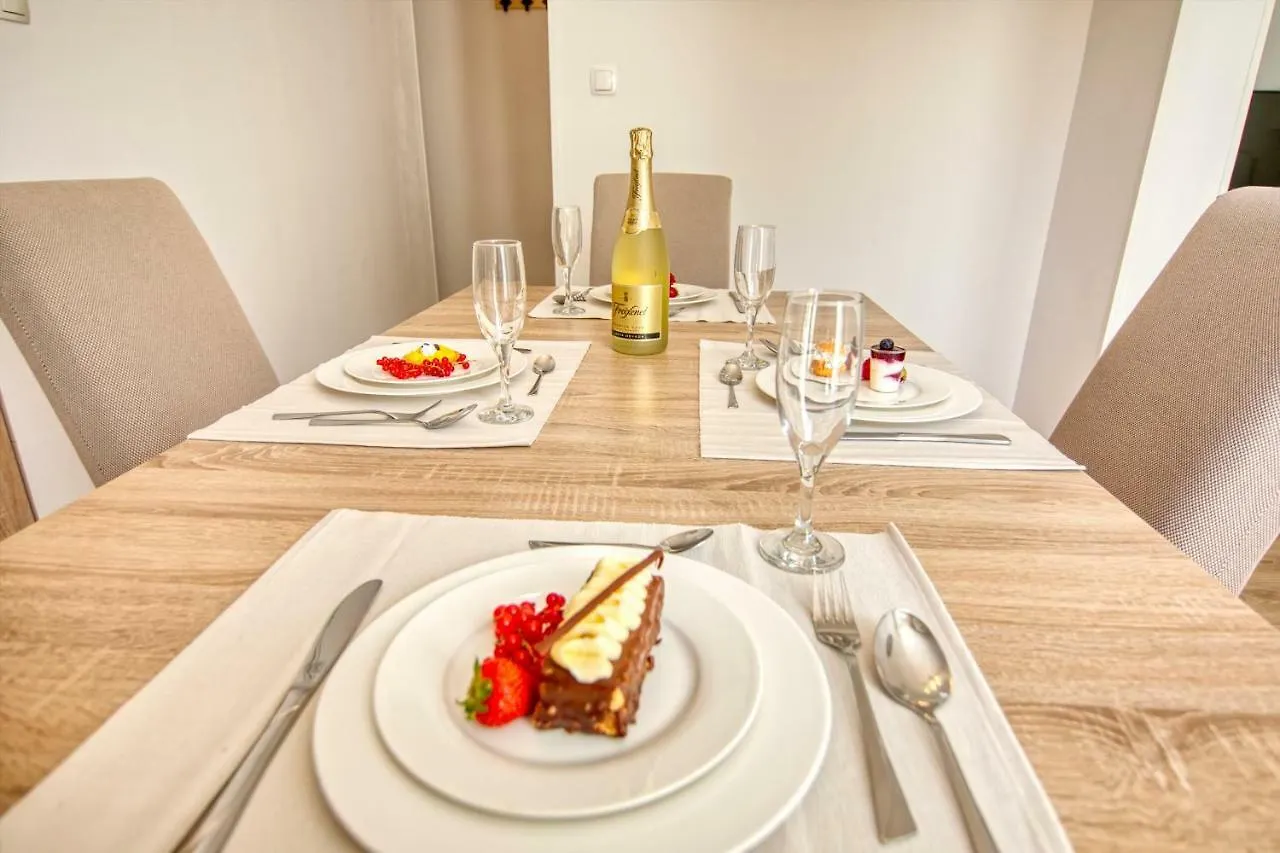Luxury Apartment Nuneni Split 0*,